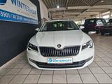 Skoda Superb Combi 2.0 TDI DSG L&K PANO STHZ CANTON 19 - Skoda Superb aus 2016 mit Diesel-Antrieb: Kombi, 2.0