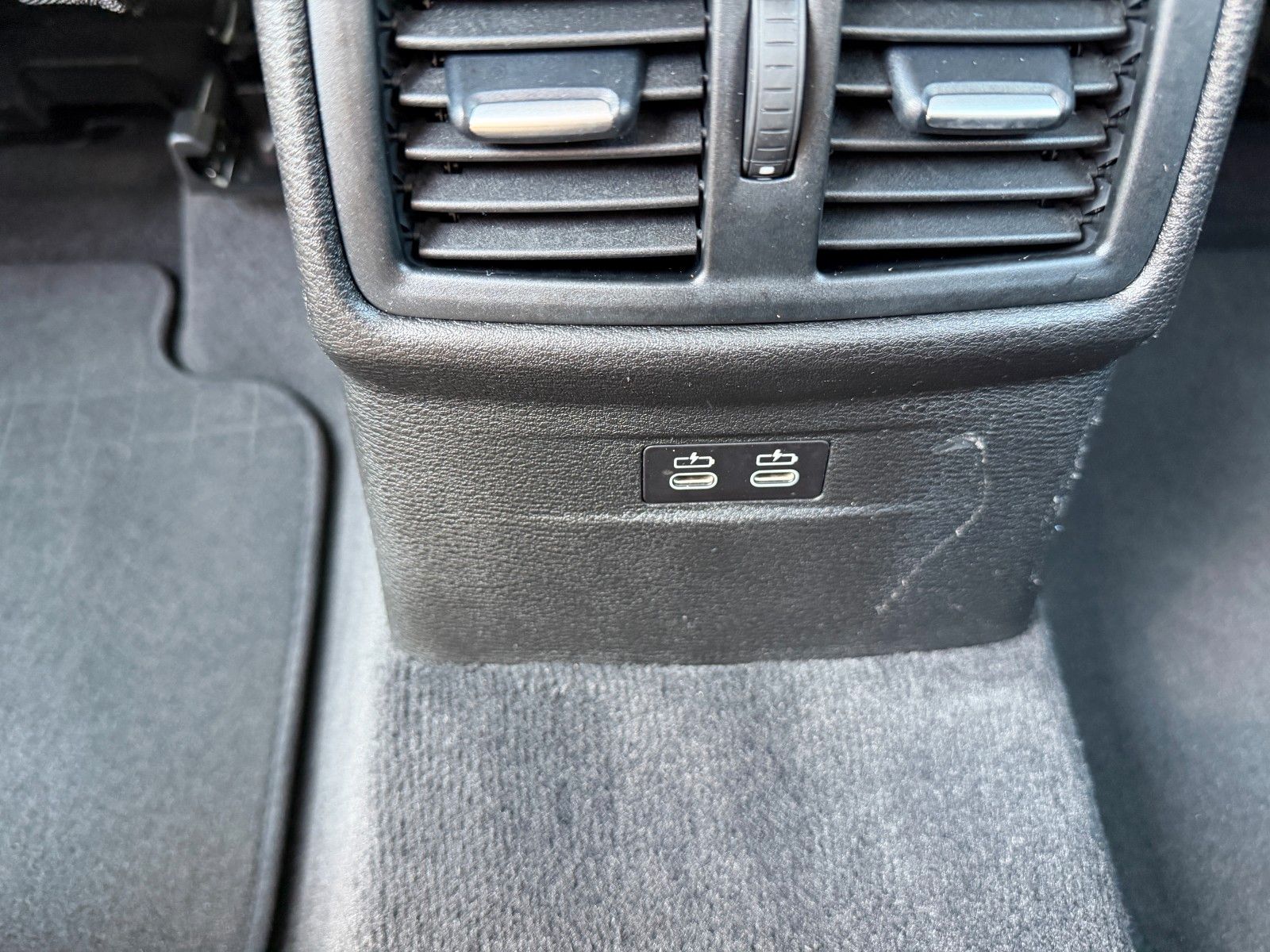 Fahrzeugabbildung BMW X1 xDrive 20 d 1.HD HUD AHK AUTOMATIK LED KAMERA