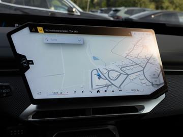  BMW IX3 缩略图 18