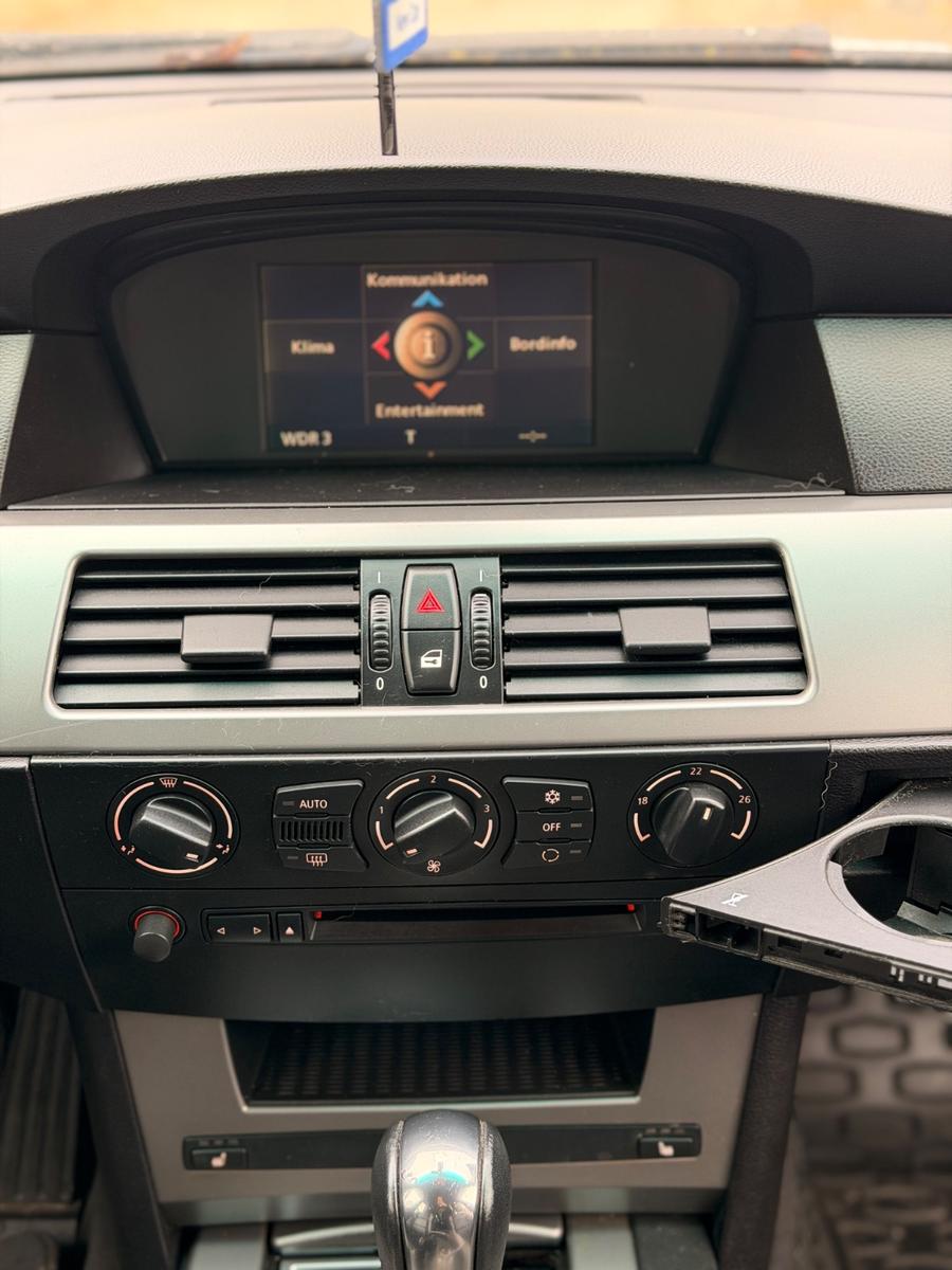 BMW 530 2004 — photo 14