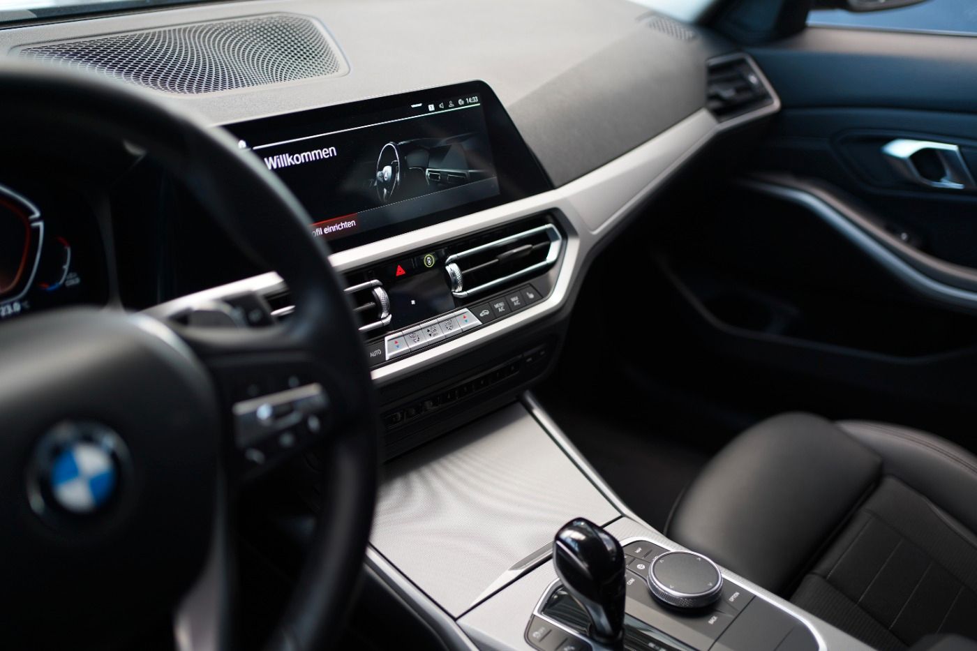 Fahrzeugabbildung BMW 320d Touring +Live Cockpit Prof.+Driving Assist.