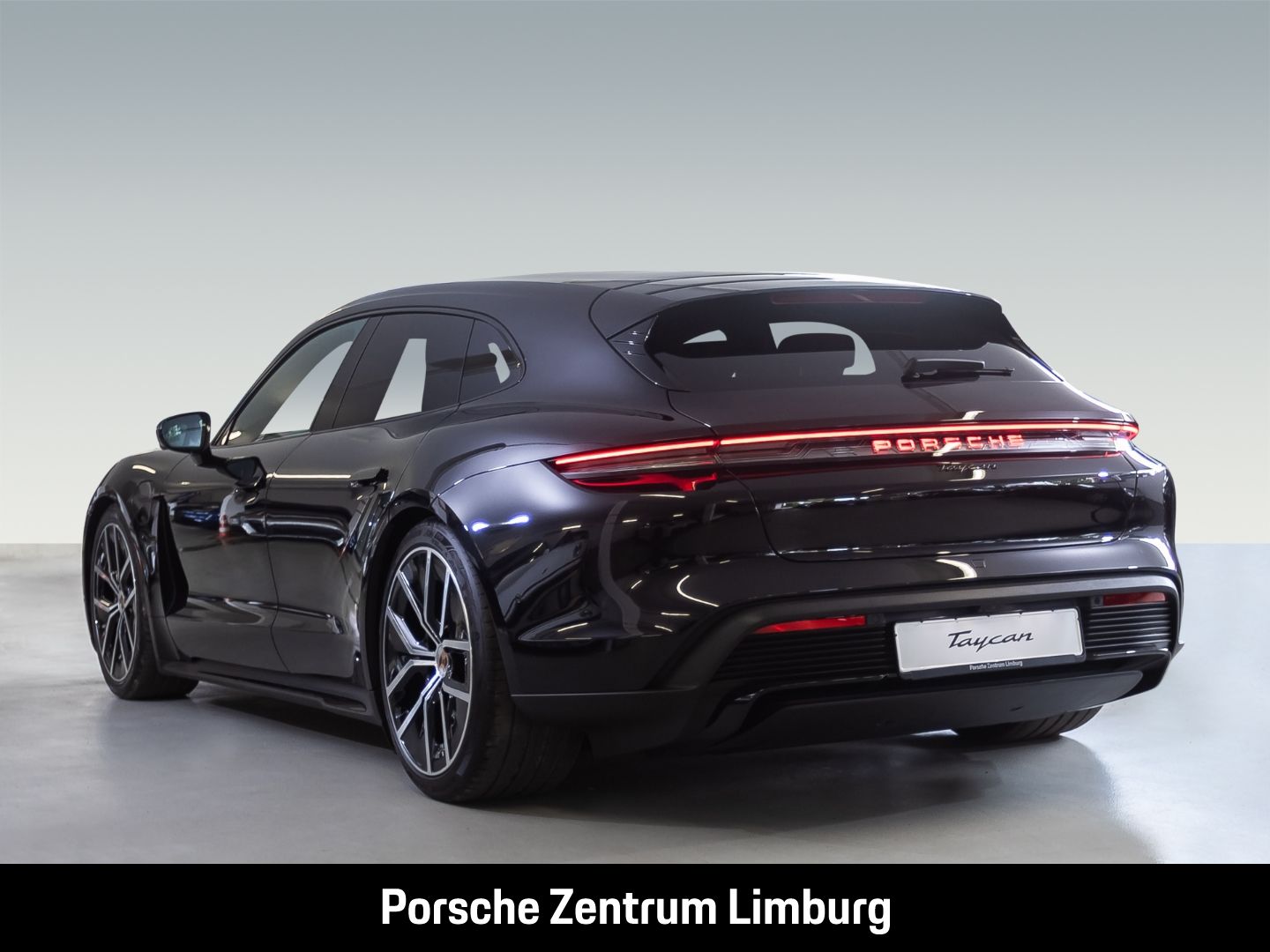 Porsche Taycan Sport Turismo Black Edition HA-Lenkung imagem 3