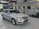 Mercedes-Benz E 200 CGI BlueEfficiency AHK/SHZ/wenig KM - aus 2010: Kombi
