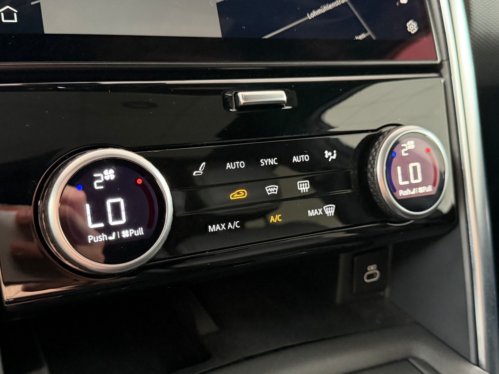 Fahrzeugabbildung Land Rover Discovery 5 R-Dynamic /PANO/MERIDIAN/360°KAM/MEM