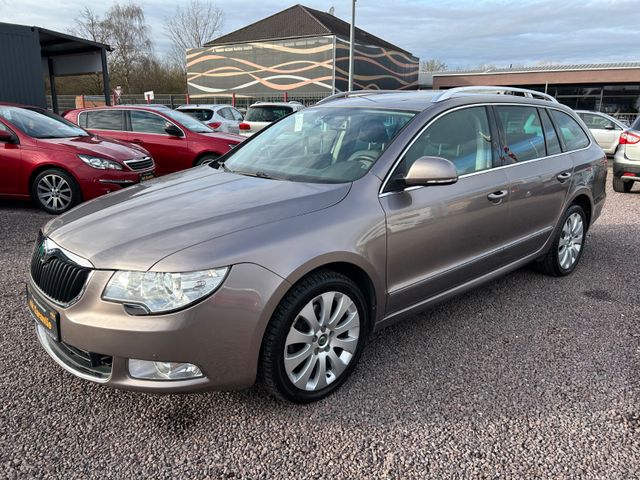 Skoda Superb Combi Elegance 4x4 *Navi*Alcantara*Xenon*