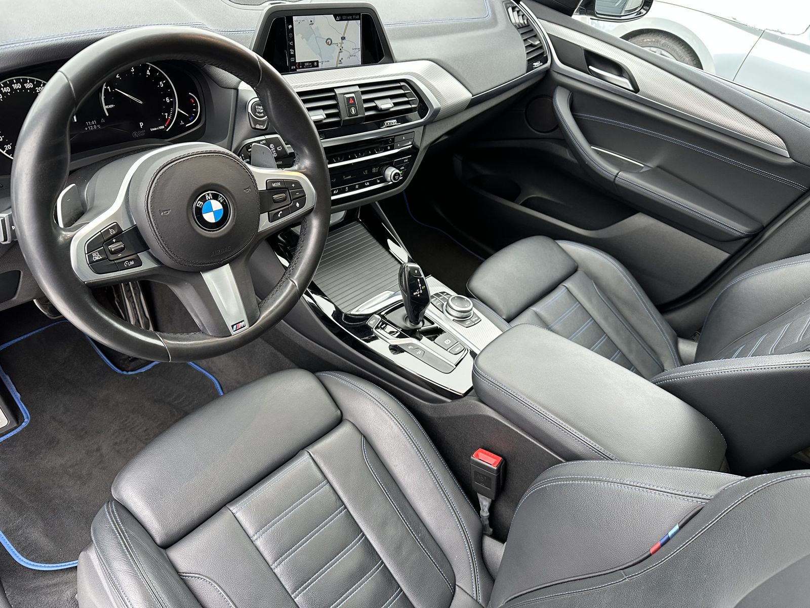 Fahrzeugabbildung BMW X3 xDrive20i M-Sport NAV+LED+PANO+HIFI+19ZO+1HD