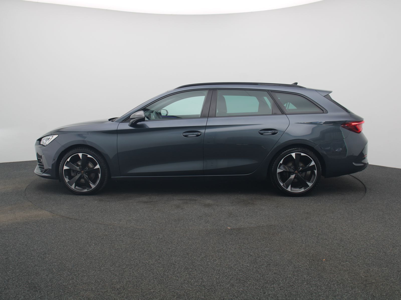 Cupra Leon ST 2.0 TSI DSG Navi FullLink LED RFK foto 4