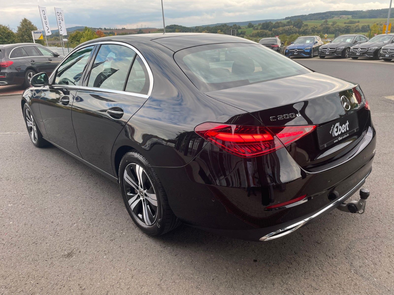 Fahrzeugabbildung Mercedes-Benz C 200d AVANTGARDE LED+AHK+RKamera+MBUX+