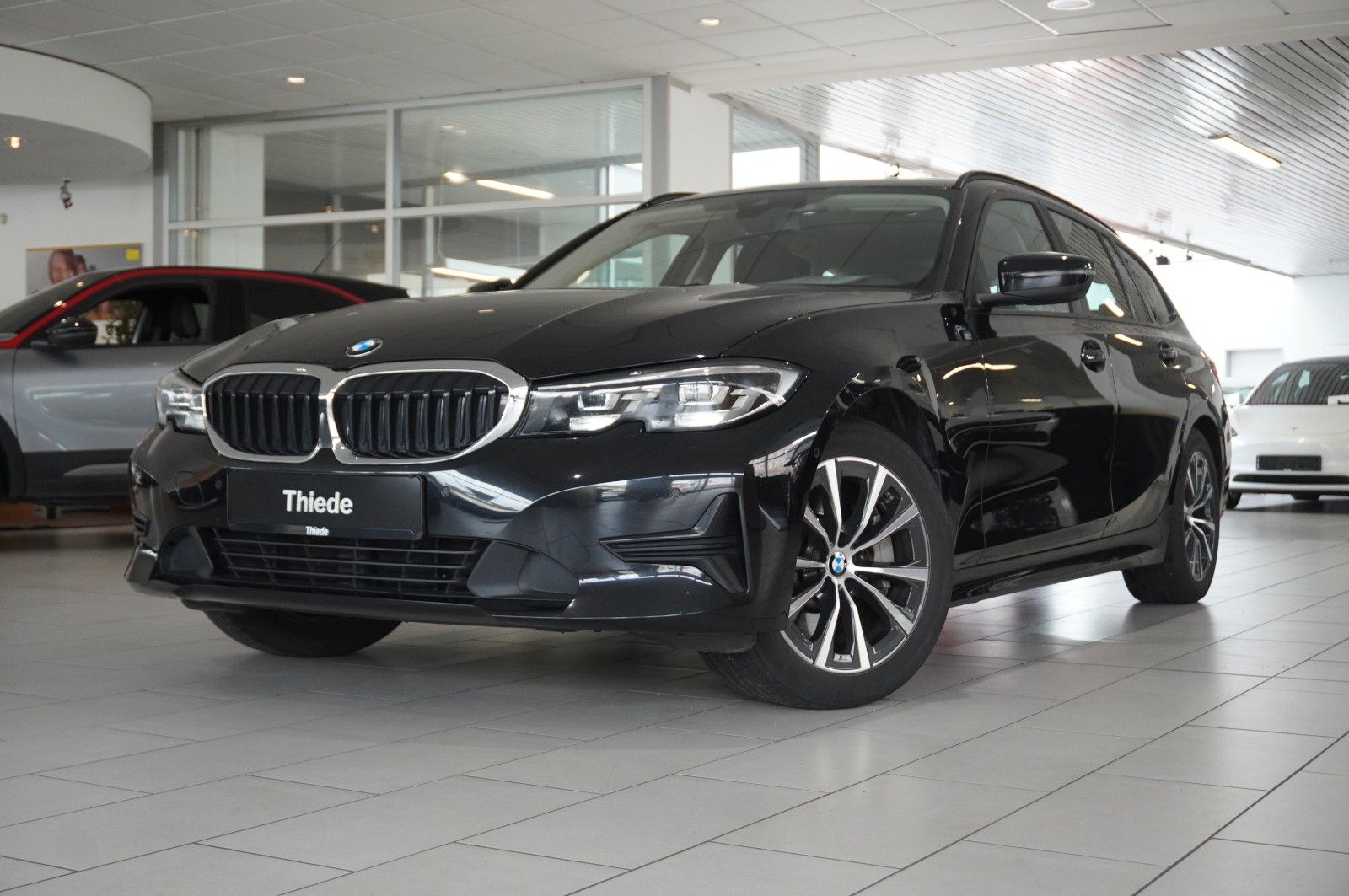 Fahrzeugabbildung BMW 330D TOURING X-DRIVE NAVI/LED/KAMERA/VIRT./SPORT