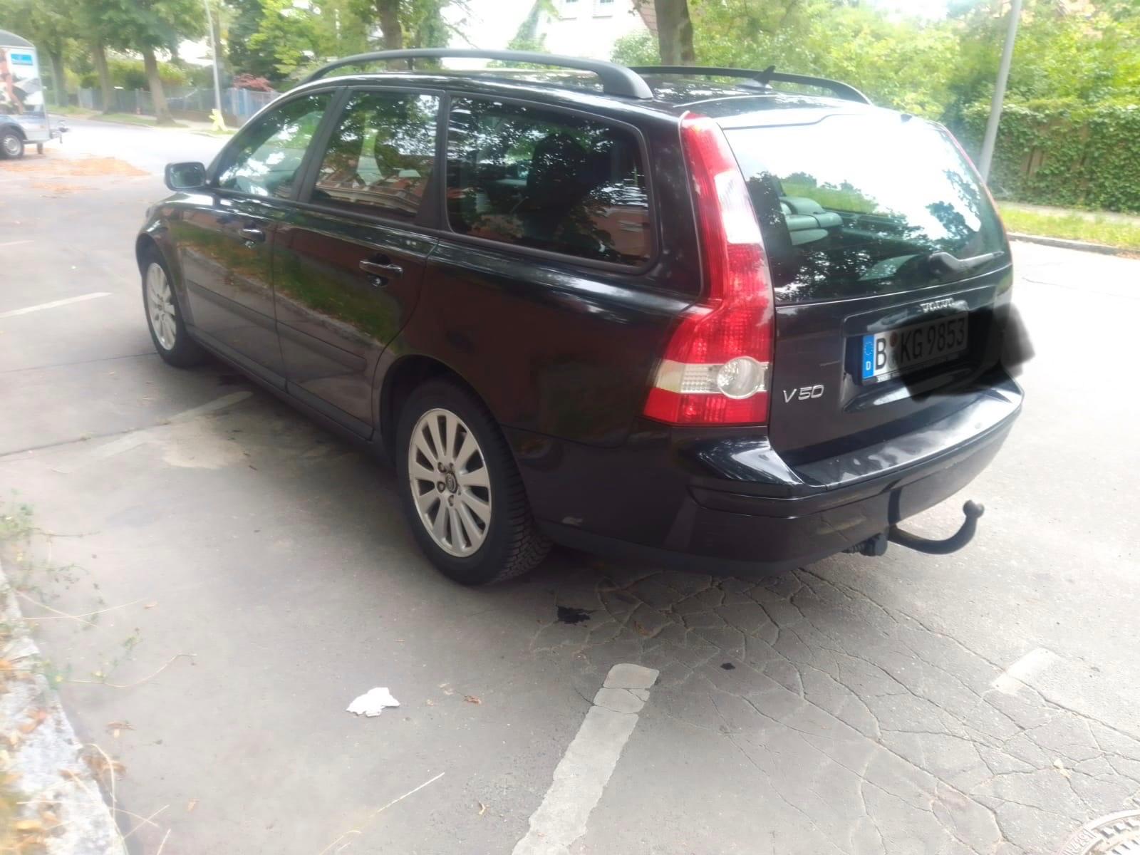 Volvo V50 2004 — engine 1.596 cm³, 111 HP (82kW)