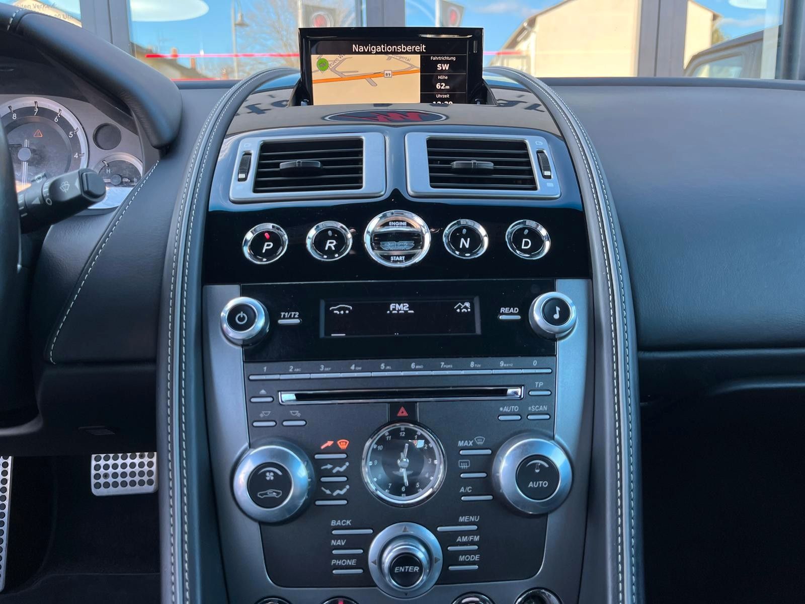 Fahrzeugabbildung Aston Martin Virage Volante V12