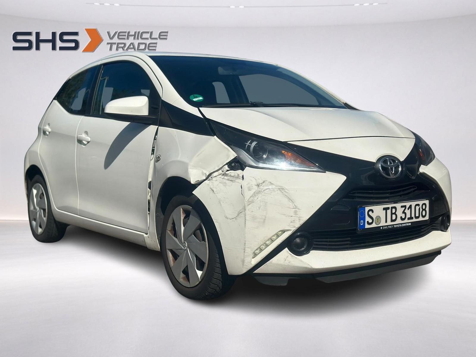 Toyota AYGO x-play 