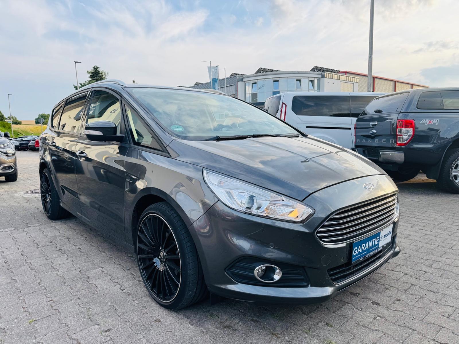 Ford S-MAX+7.Sitze+AHK+20.ZOLL+2xPDC+APPLE