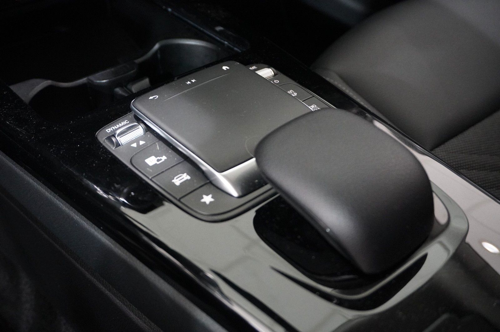 Fahrzeugabbildung Mercedes-Benz CLA SB 250e PHEV PROGESSIVE NAVI/LED/KAMERA/DAB+