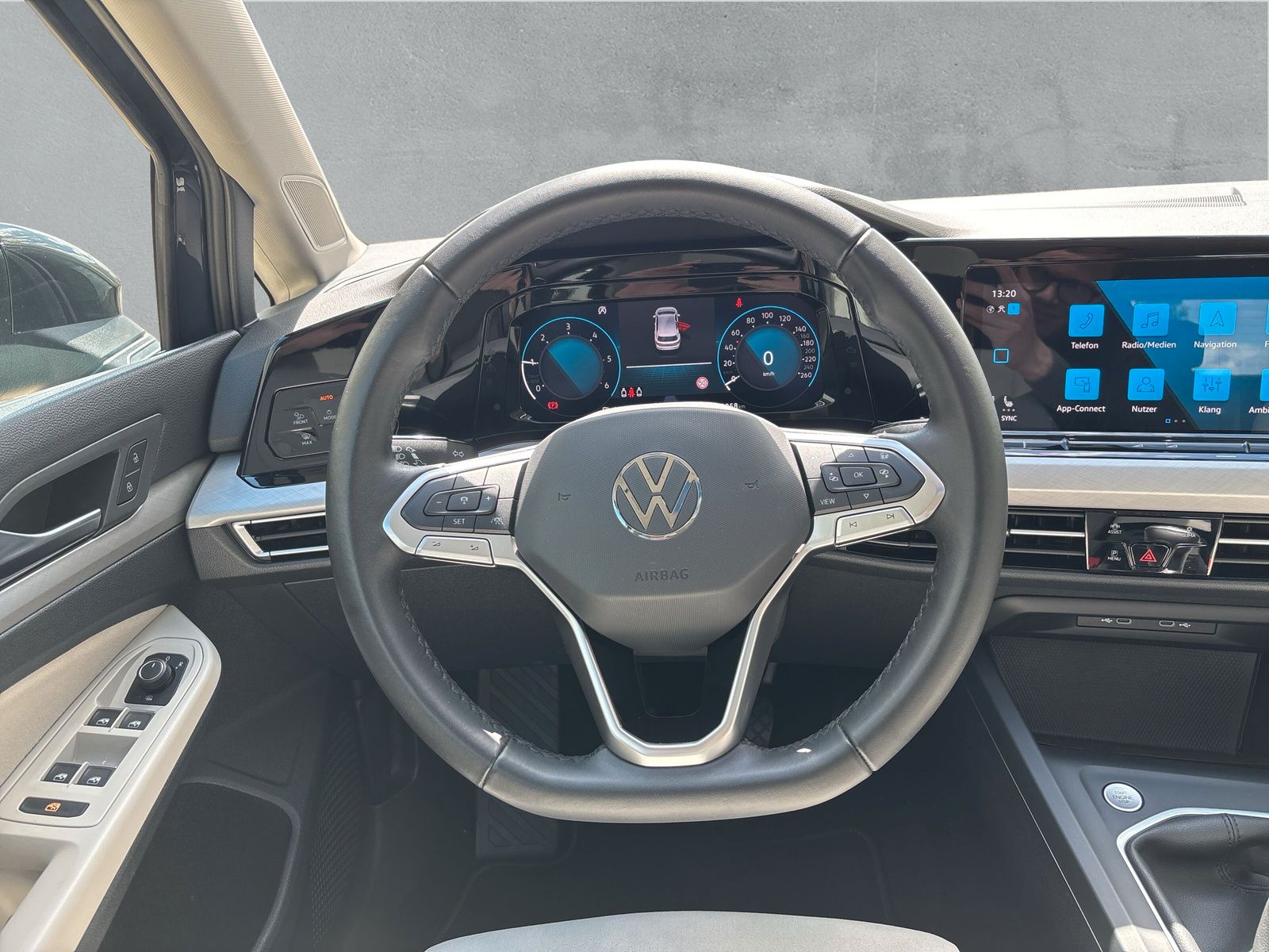 Fahrzeugabbildung Volkswagen Golf Variant 2.0 TDI Life AHK Pano Kamera Keyles