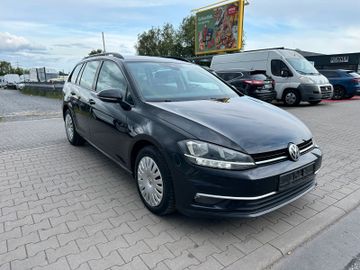 Volkswagen Golf - 1