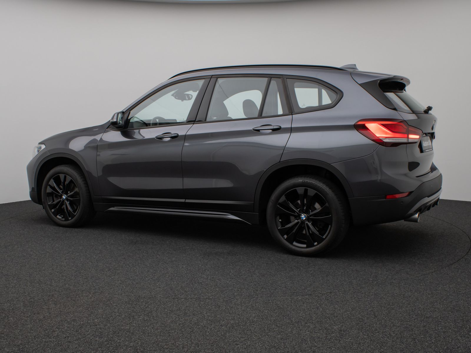 Fahrzeugabbildung BMW X1 sD20i SportLine Kamera HUD DAB HiFi Alarm LED