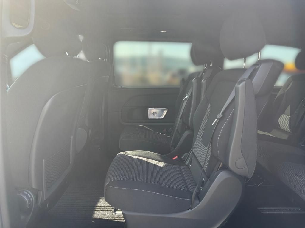 Fahrzeugabbildung Mercedes-Benz V 300 d 4MATIC STYLE Lang AIRMATIC AMG PANO STHZ