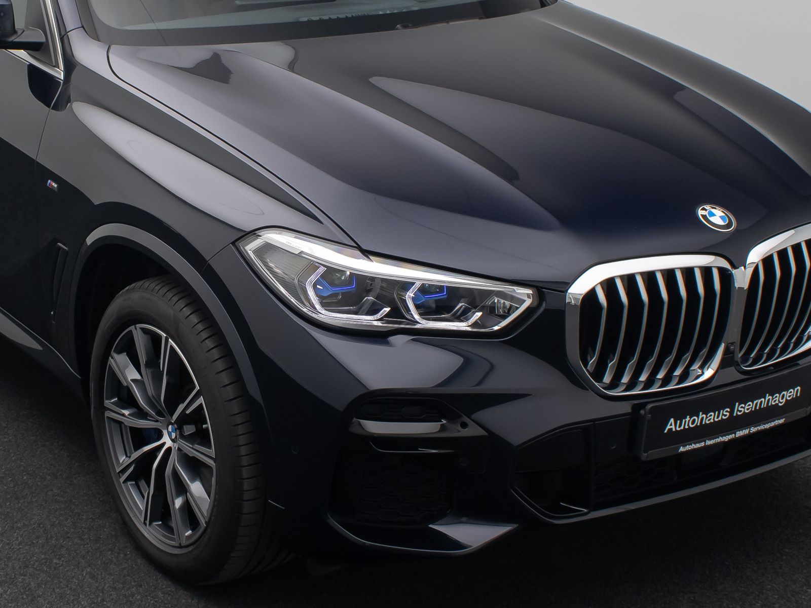 Fahrzeugabbildung BMW X5 xD40i M Sport Panorama 360°HUD Laser DAB HiFi