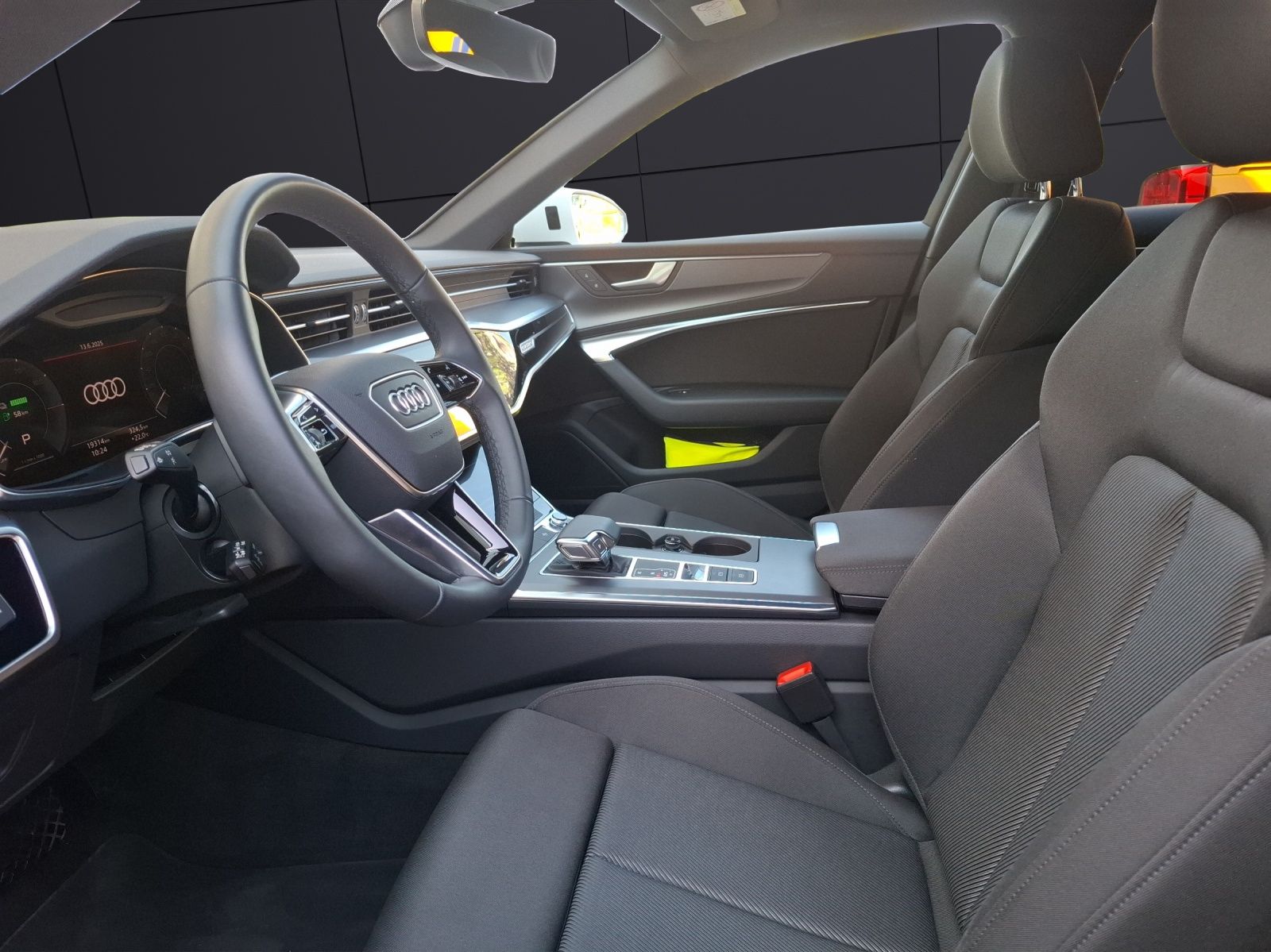 Fahrzeugabbildung Audi A6 Avant 50 TFSI e quattro Matrix AHK HUD AVC AC