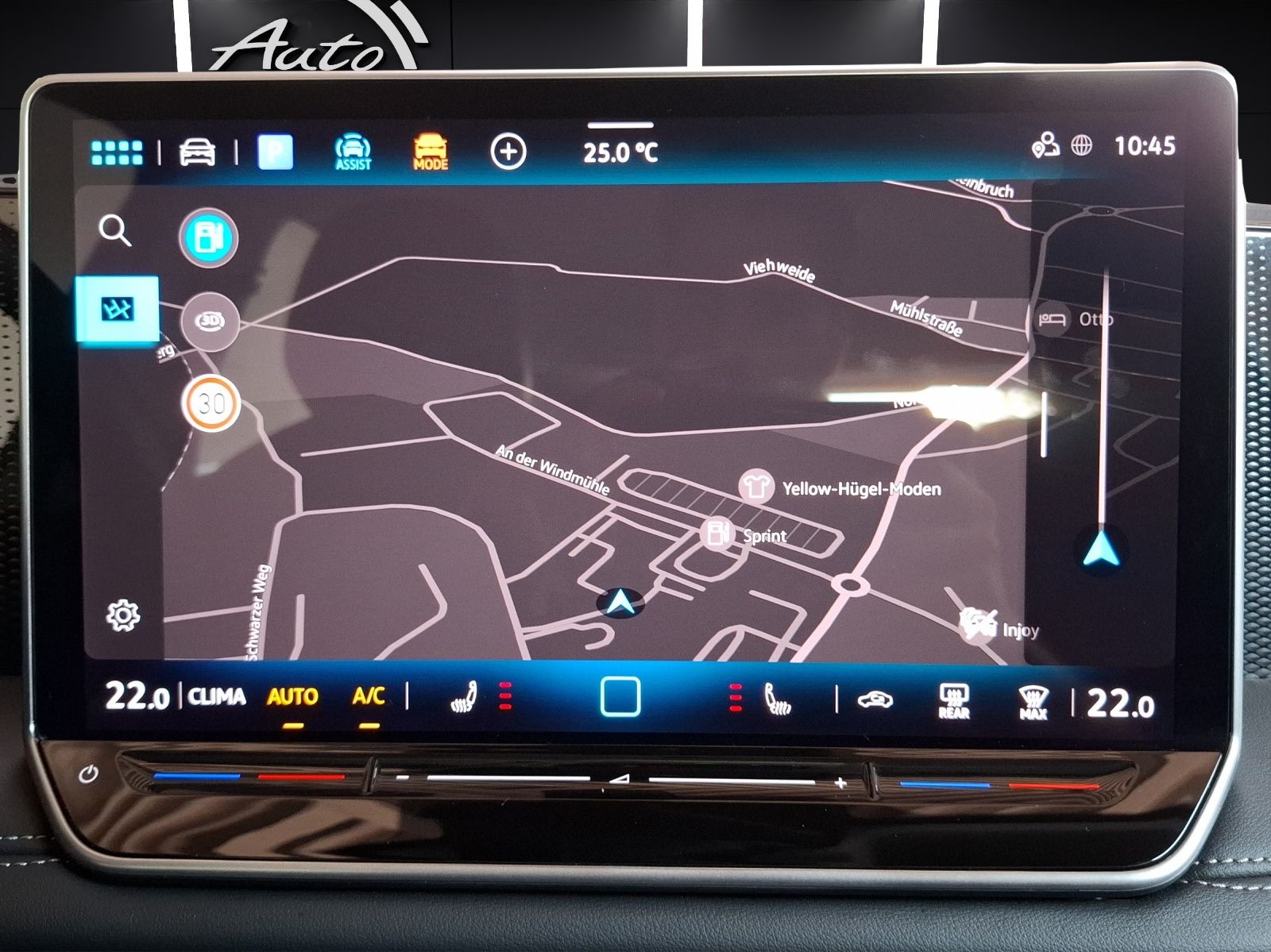 Fahrzeugabbildung Volkswagen Tiguan eTSI Life DSG LED AHK Navi AID ACC RFK SH