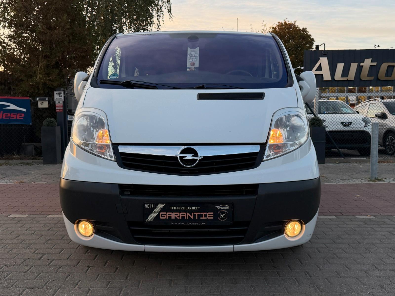 Opel Vivaro Life Cosmo Westfalia 2.5 CDTI 145 ch BVM / 7 places / Couchage + Table / Store / Chauffage auxiliaire