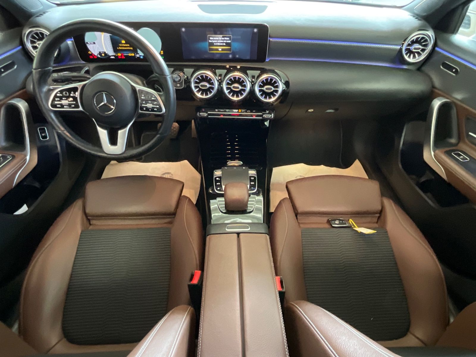 Fahrzeugabbildung Mercedes-Benz A 200 Lim. *AMBIENTE*LEDER-BRAUN* Exclusive *