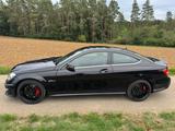 Mercedes-Benz C 63 AMG Coupe Performance Package - Mercedes-Benz C 63 AMG: Schwarz, Coupe