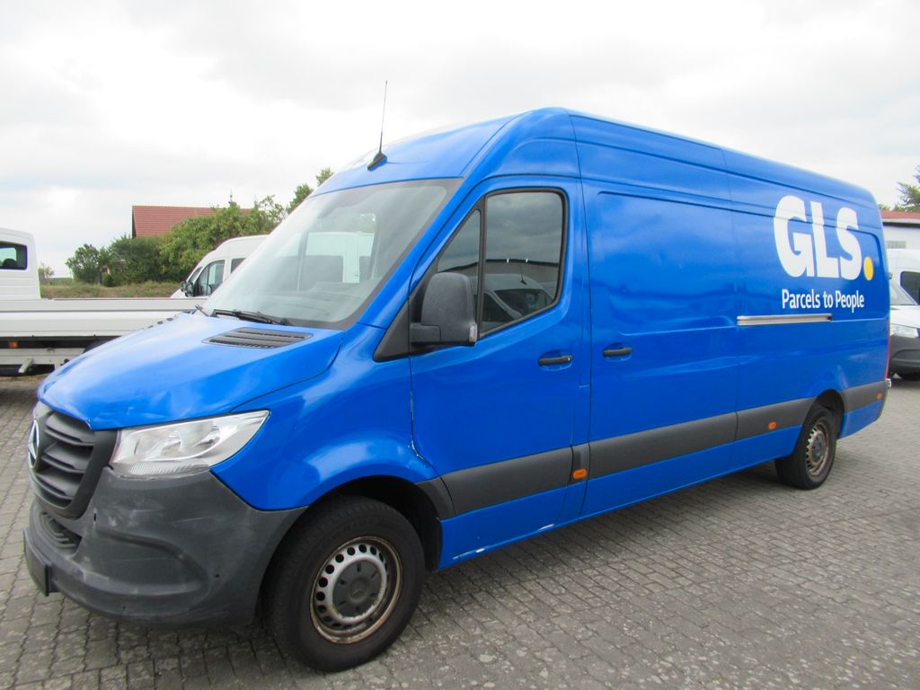 Image of Mercedes-Benz Sprinter