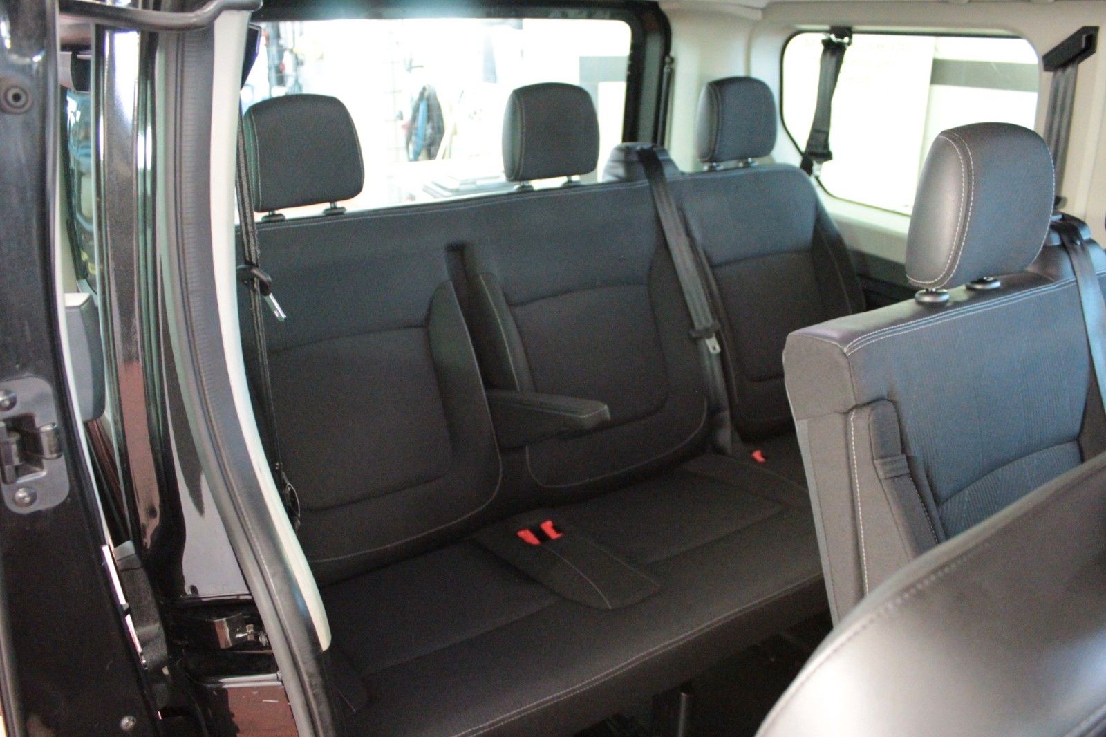 Fahrzeugabbildung Renault Trafic Blue dCi 150 EDC Life*Automatik*9-Sitzer*