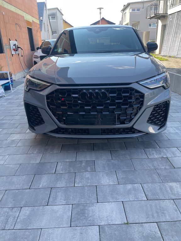 Audi RSQ3