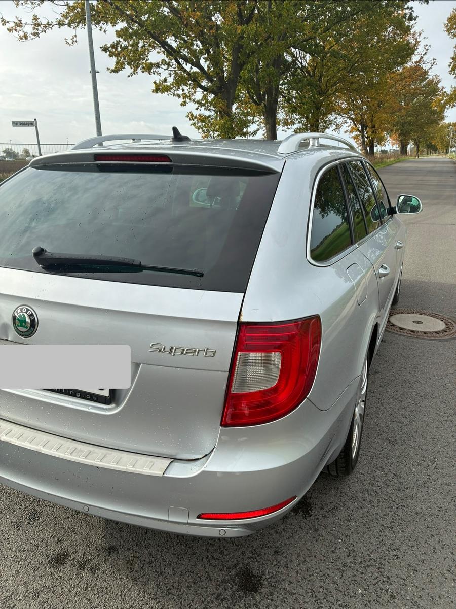 Skoda Superb 2010 — photo 9