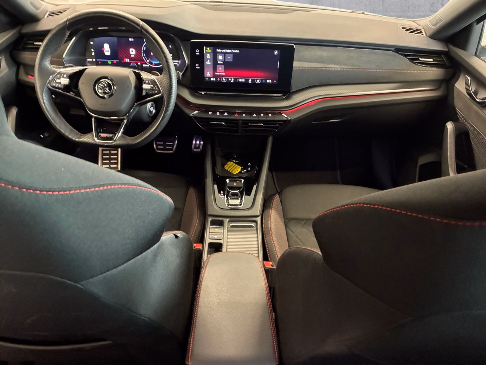 Skoda Octavia RS LED+NAV+APP+SHZ+2xPDC+DAB+CANTON, миниатюра 9