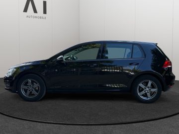 Volkswagen Golf - 2