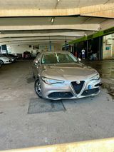 Alfa Romeo Giulia scheckhäft gepflegt - Alfa Romeo in Oberhausen