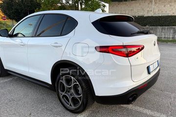 Alfa-Romeo Stelvio - 9