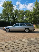 Mercedes-Benz Gepflegter Mercedes Benz W124 T-Modell 200TE - Mercedes-Benz 200 mit Benzin-Antrieb: Kombi, Te