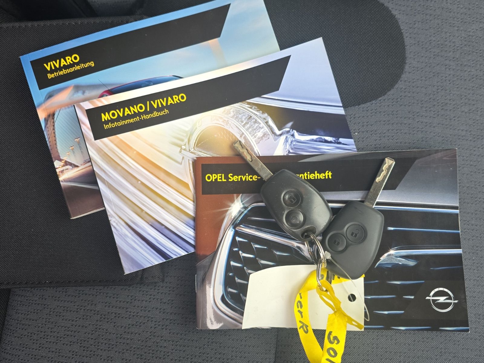 Fahrzeugabbildung Opel Vivaro B Kombi Aus 1.Hand 9-Sitze Klima Tempomat