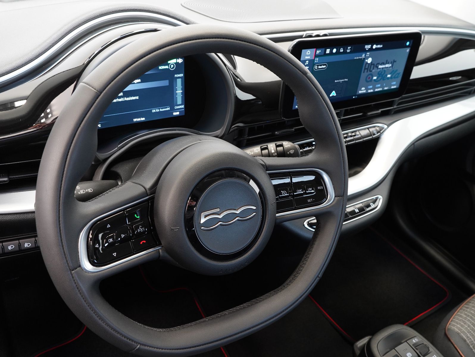 Fahrzeugabbildung Fiat 500e Icon DC-LADEN/NAVI/CARPLAY/DAB/SOH