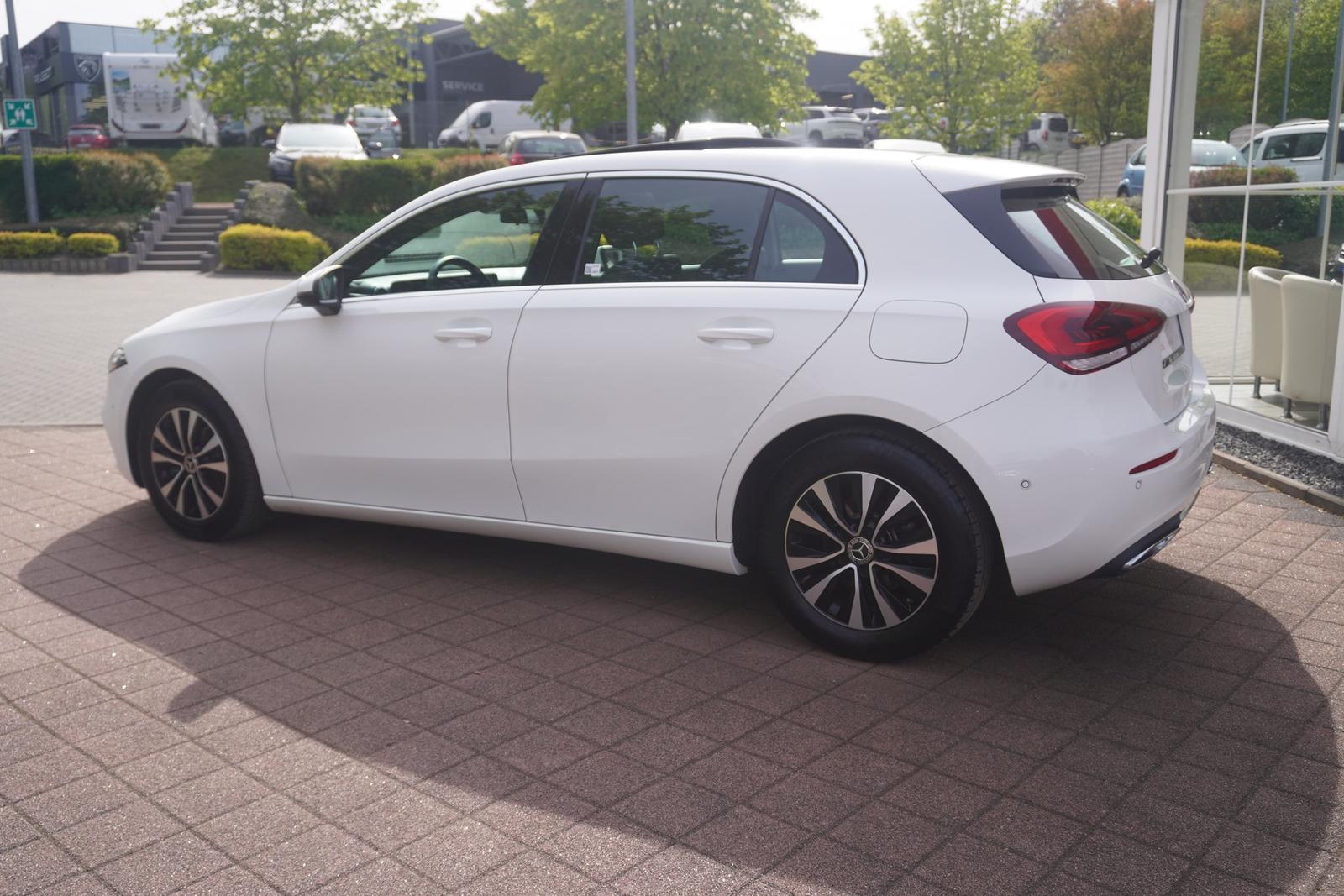 Mercedes-Benz A200 Progressive LED Navi Sitzheizung Klimaaut.