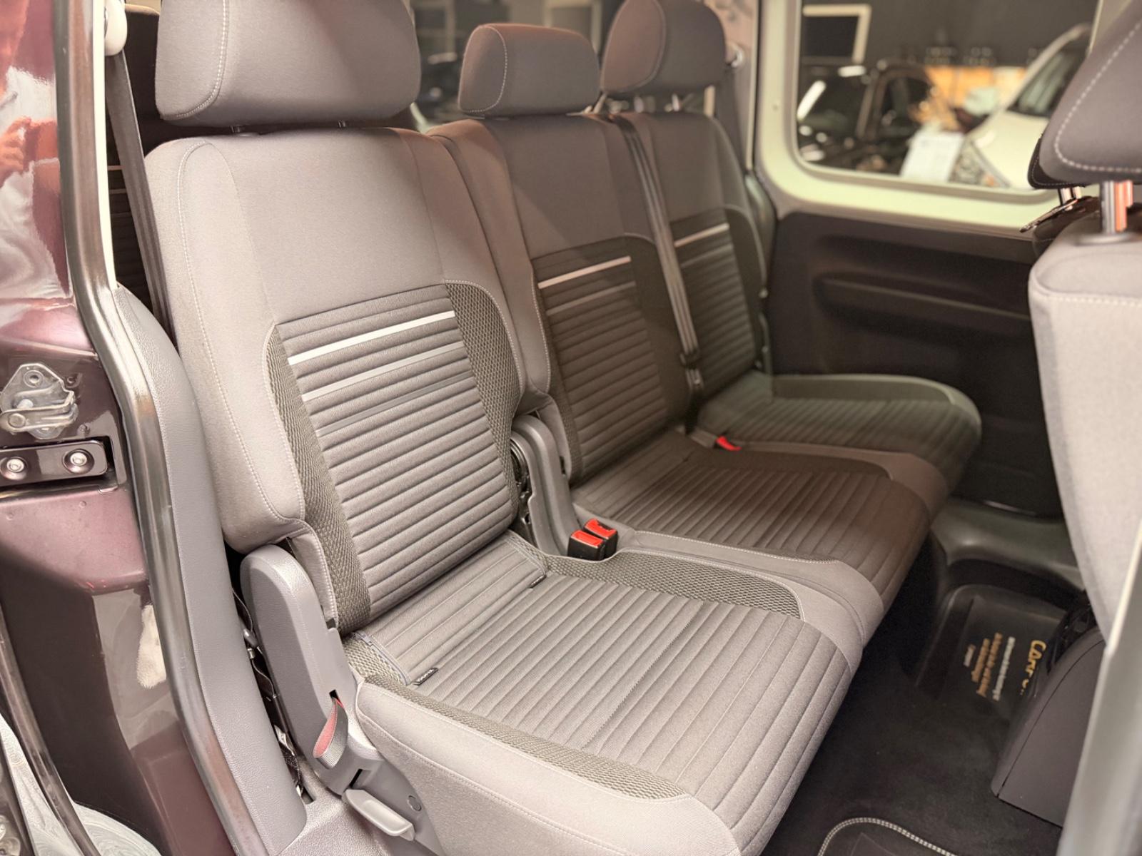 Volkswagen Caddy Maxi Kombi / Navi /7-Sitzer/Rollstuhl-Kran