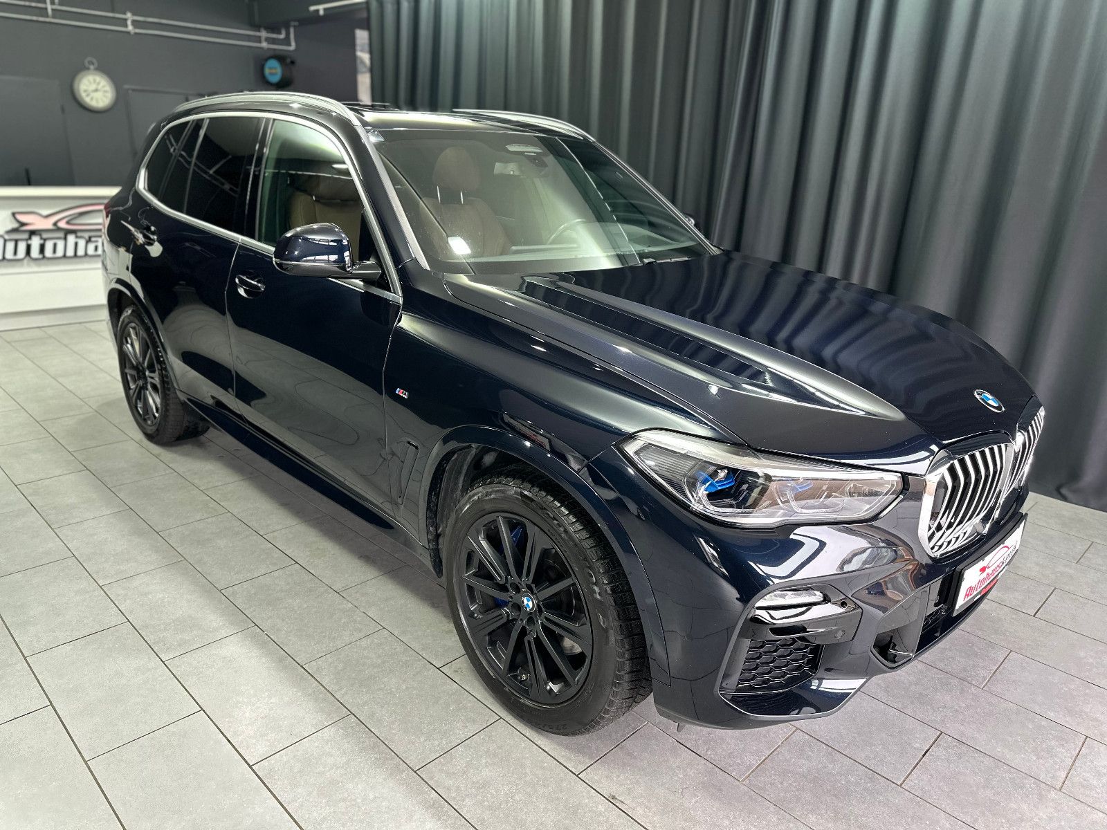 Fahrzeugabbildung BMW X5 xDrive 30d M Sport*PANO*LASER*ACC*HEAD-UP*AHK
