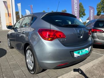Opel Astra J 5tg 1.6 Edition Automatik