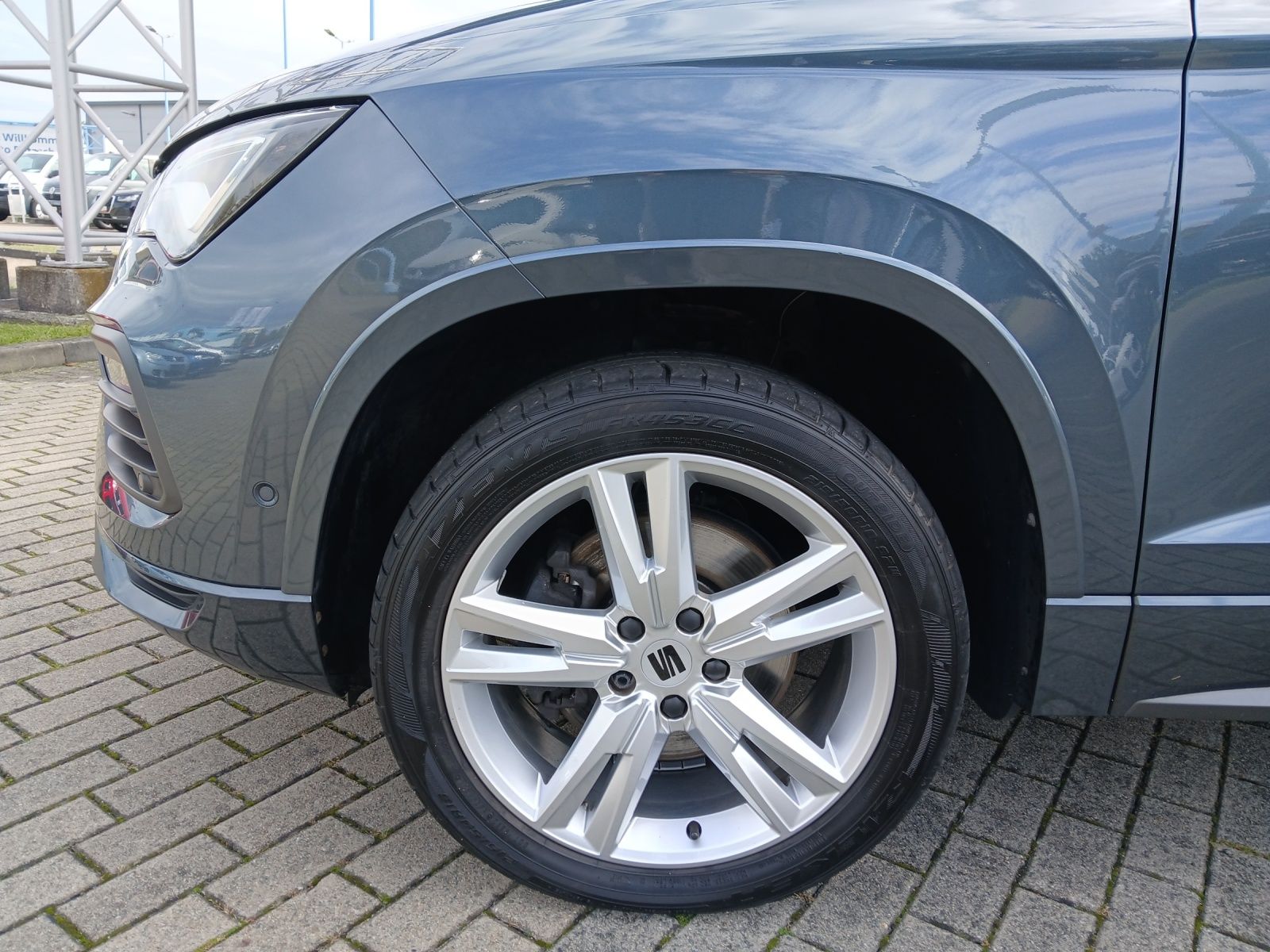 Fahrzeugabbildung SEAT Ateca TDI FR-Line DSG STH LED Navi AID ACC RFK S