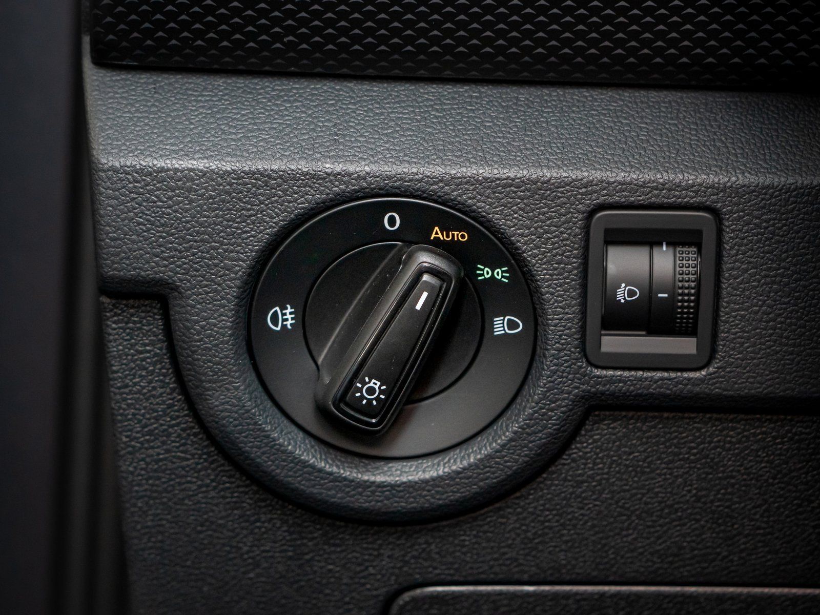 Fahrzeugabbildung Volkswagen T-Cross Life TSI *Cam*Navi*Sitzhzg*Einparkh*ACC*