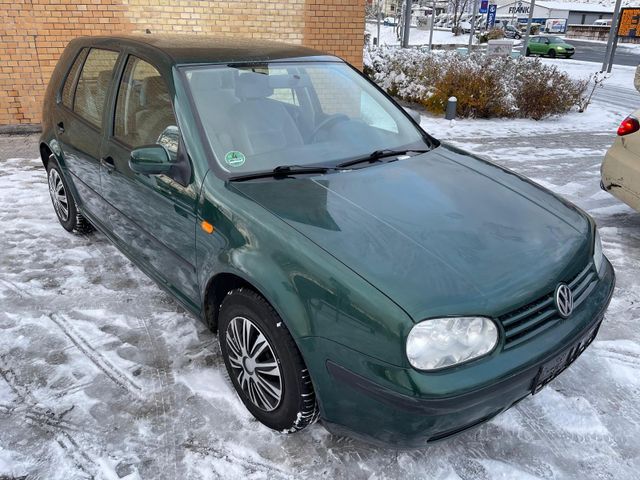 Volkswagen Golf 4 1.6*1.Hand*wenig KM*Volles Scheckh*Klima*