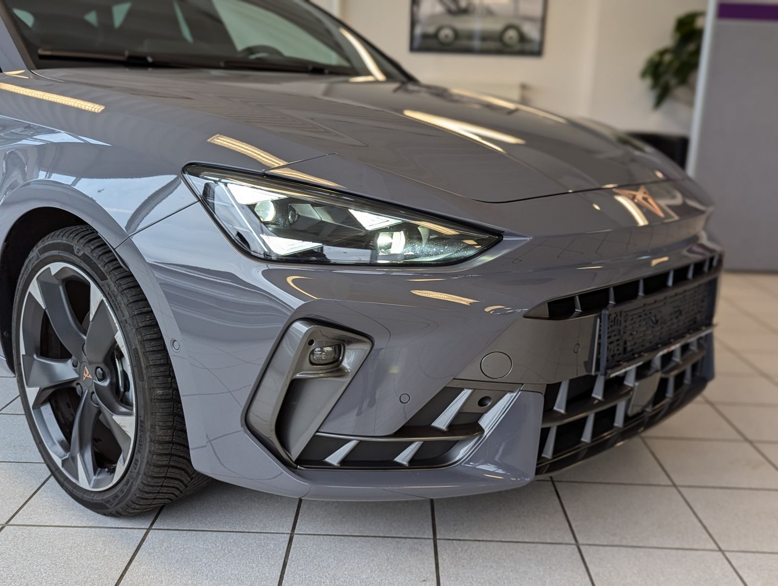 CUPRA Leon 1.5 eTSI Sennh. Matrix Pano Edge/Dynamic - Image 9