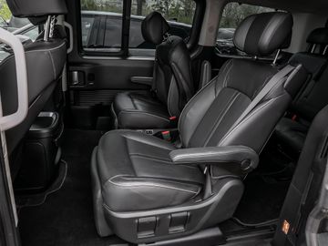 Hyundai Staria 2.2 Signature 4WD Autobahnassistent Leder