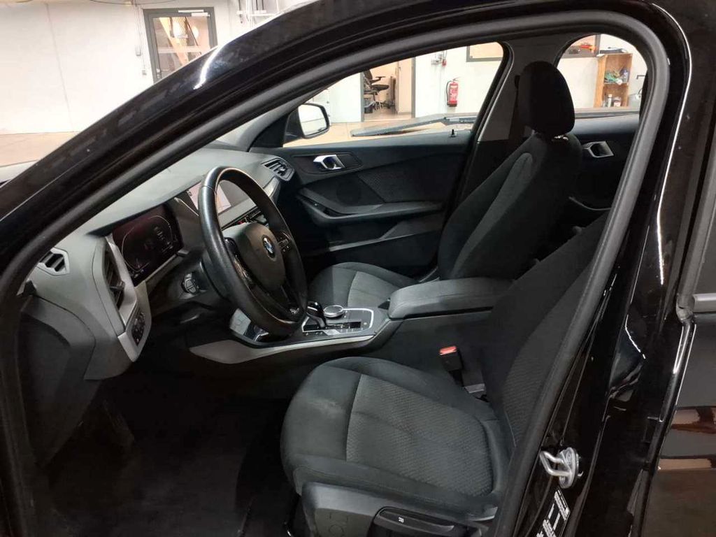 BMW 1 Series 2023