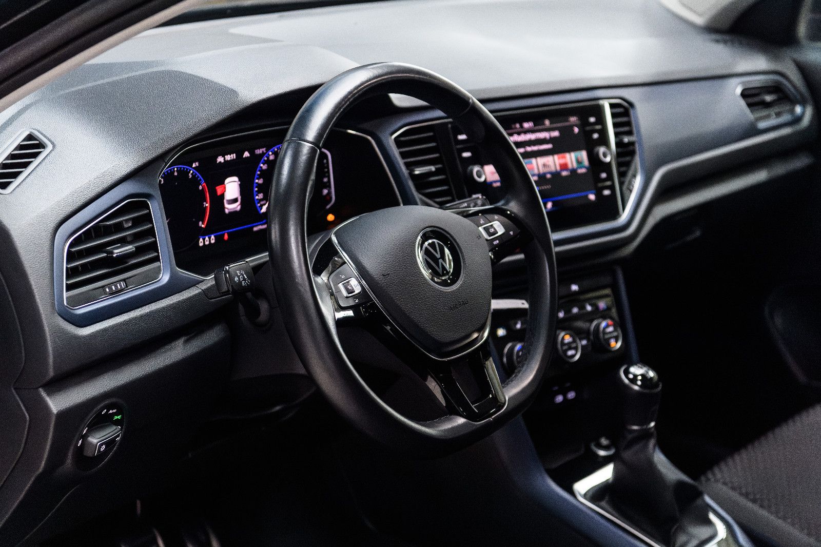 Fahrzeugabbildung Volkswagen T-Roc 1,5 United+LM+SH+PDC+Drive Mode+Digi Cockp